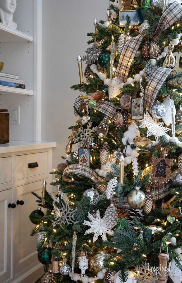 Stunning Christmas Tree Themes to Try This Year