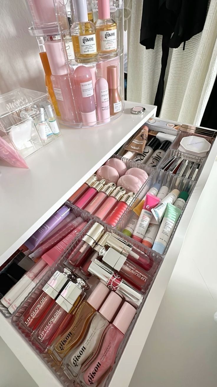 22 Makeup Organization Ideas That’ll Actually Make Getting Ready Easier