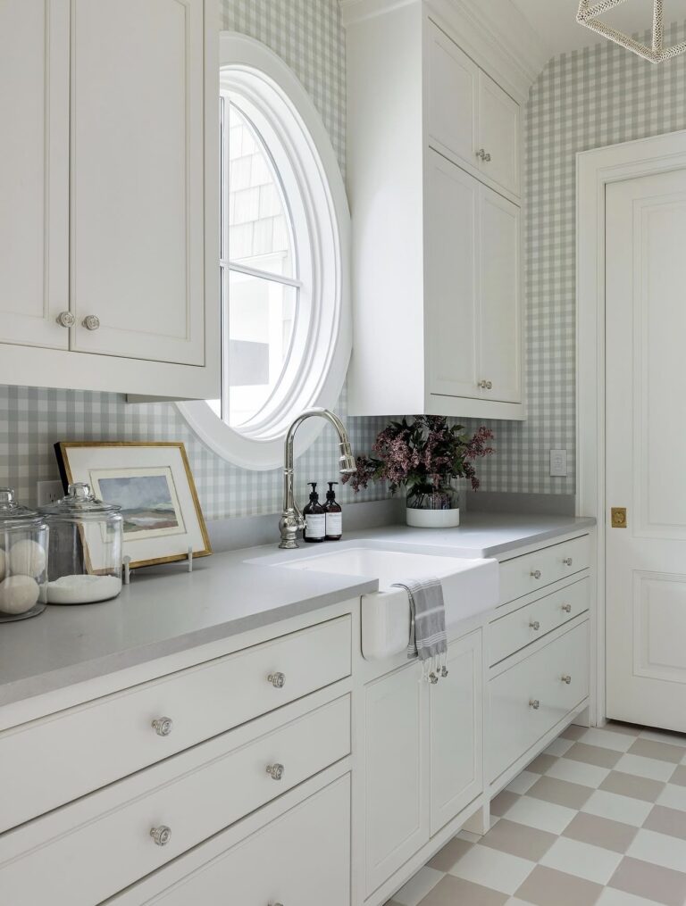15 Coastal Laundry Room Ideas That Feel Bright and Breezy