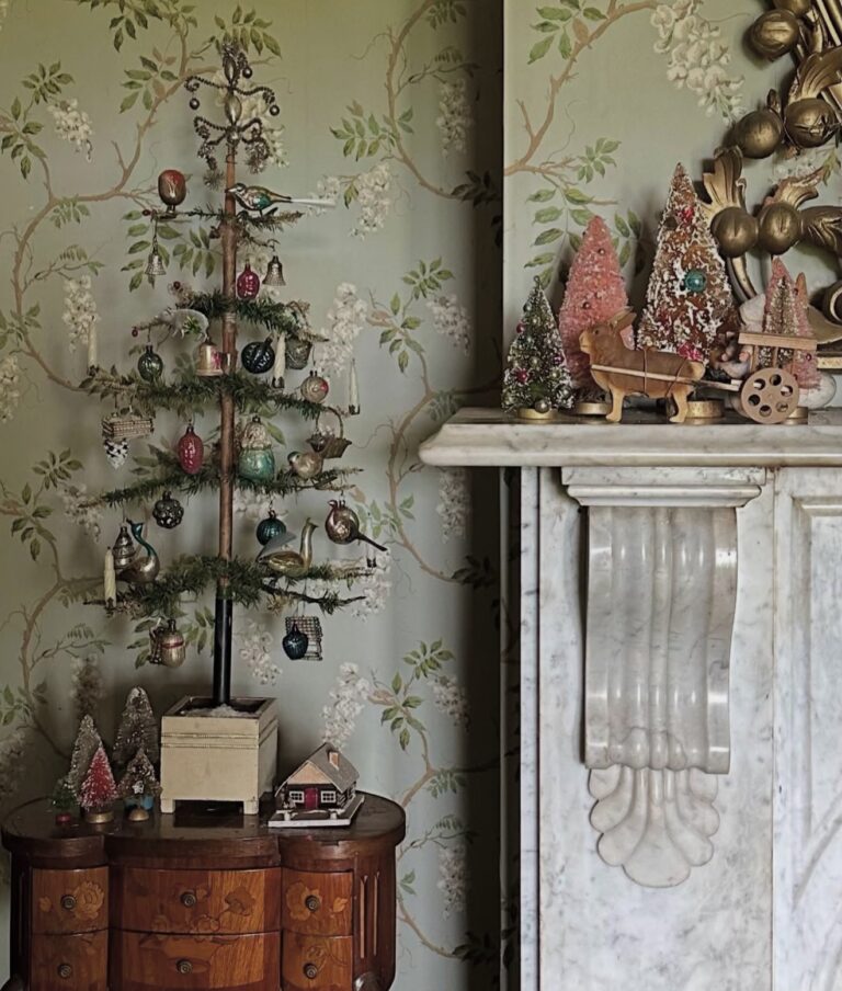 14 Vintage Christmas Decor Ideas That Feel So Nostalgic